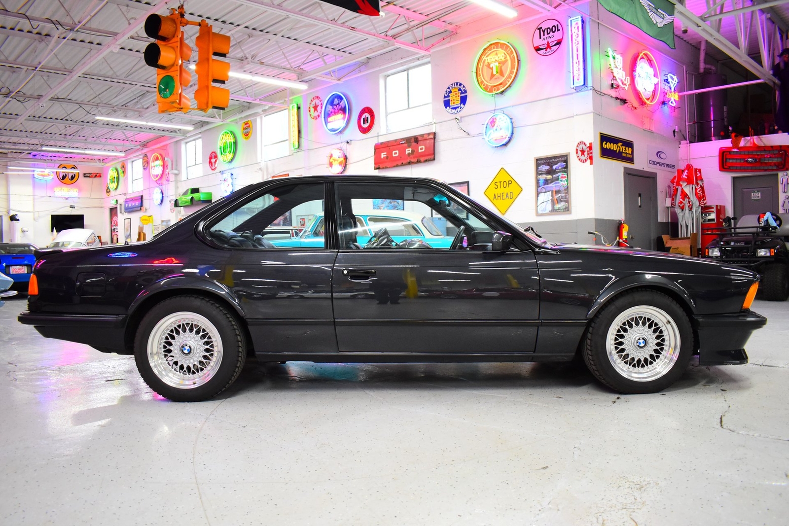 BMW-M6-1985-Coupe-3