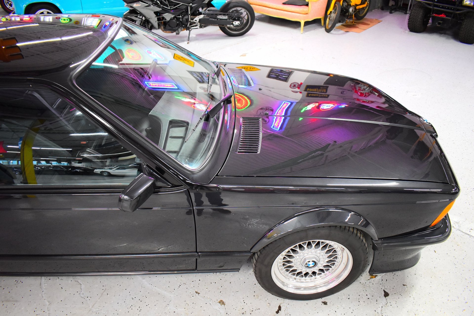BMW-M6-1985-Coupe-4