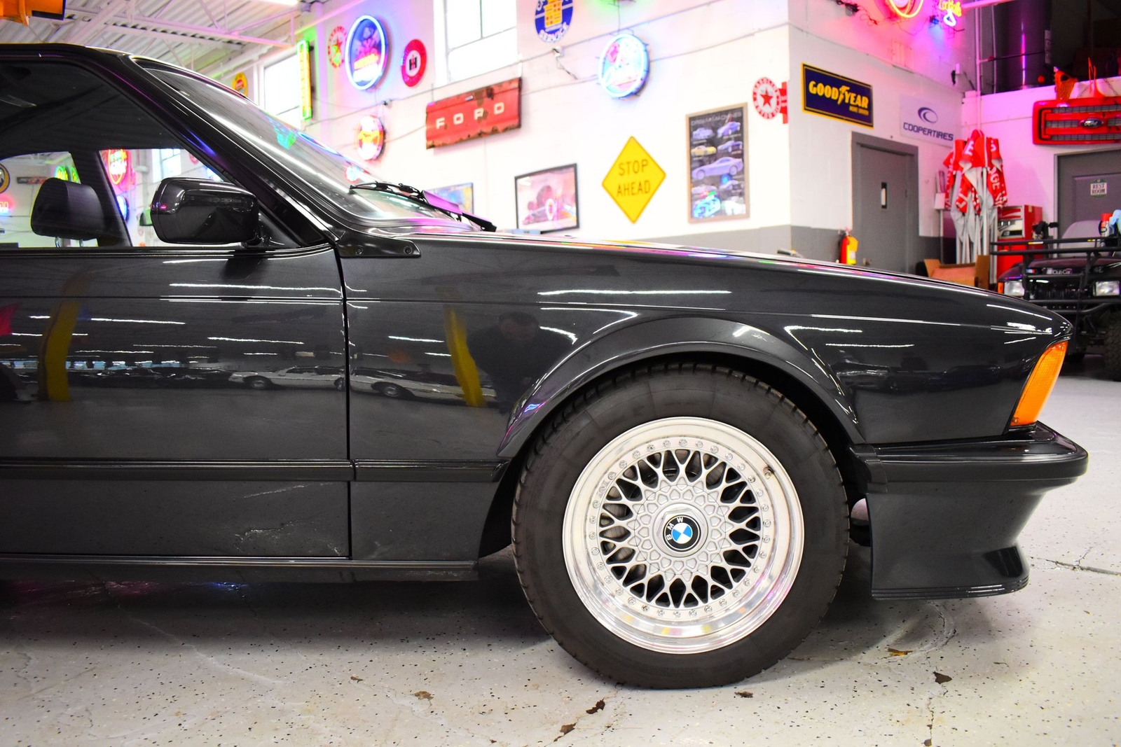 BMW-M6-1985-Coupe-9