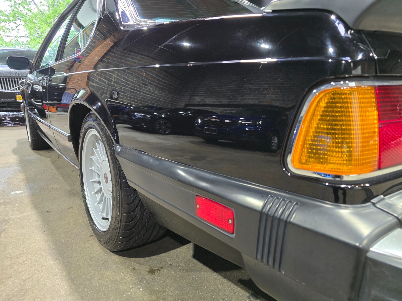BMW-M6-1987-Coupe-11