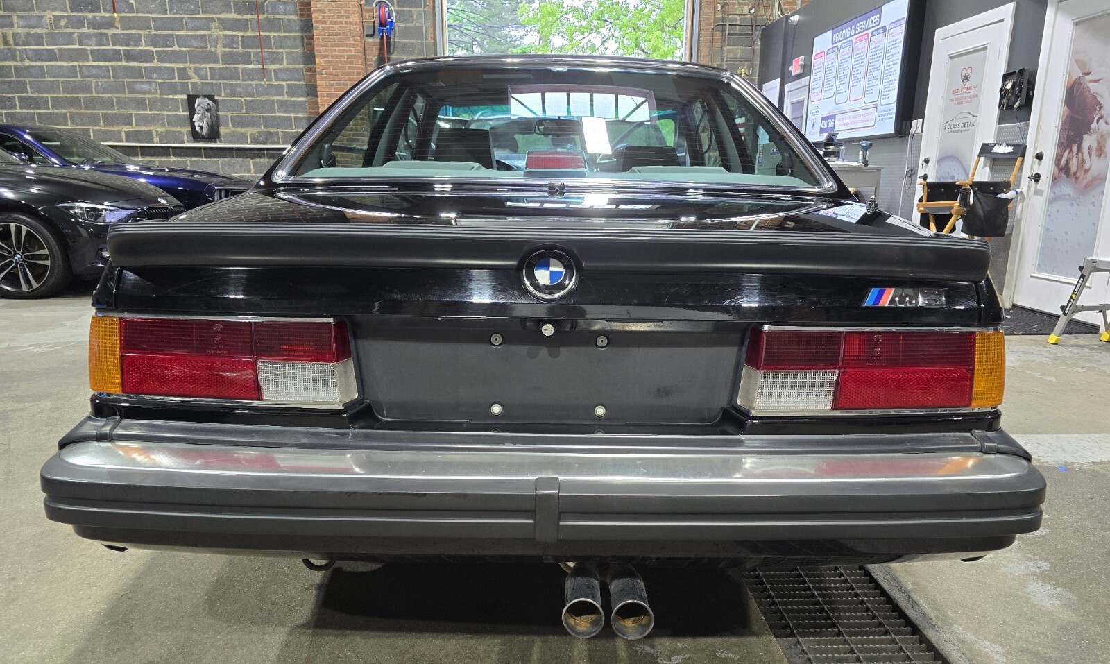 BMW-M6-1987-Coupe-13