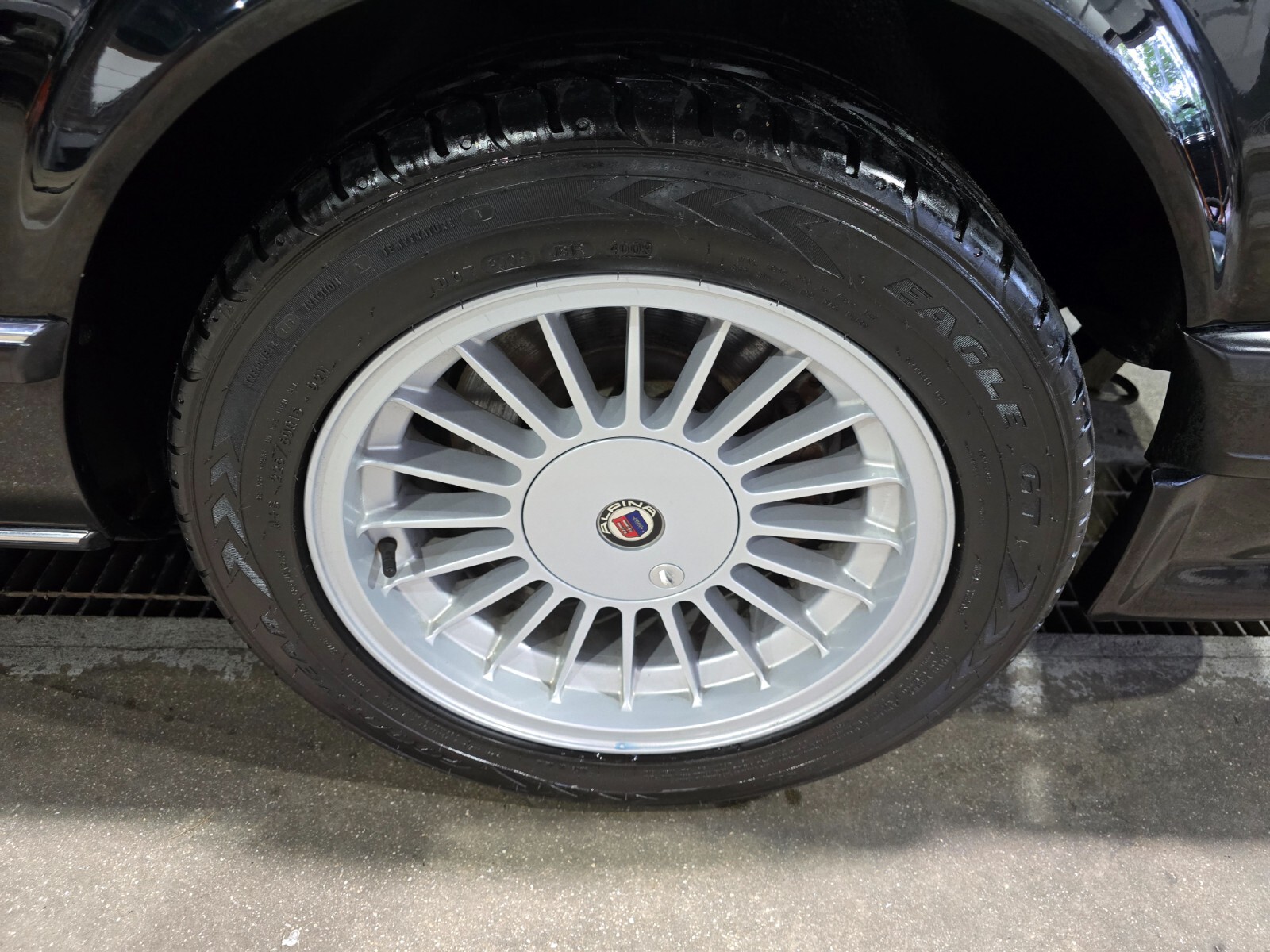 BMW-M6-1987-Coupe-21