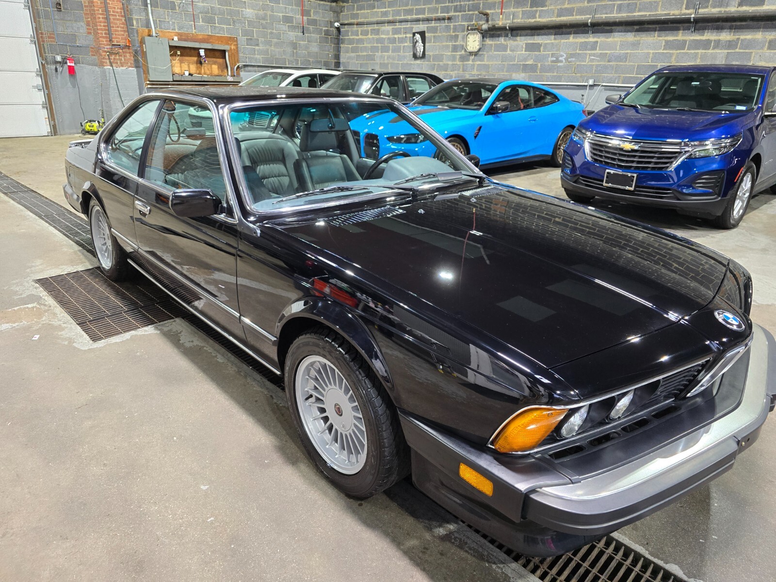 BMW-M6-1987-Coupe-24