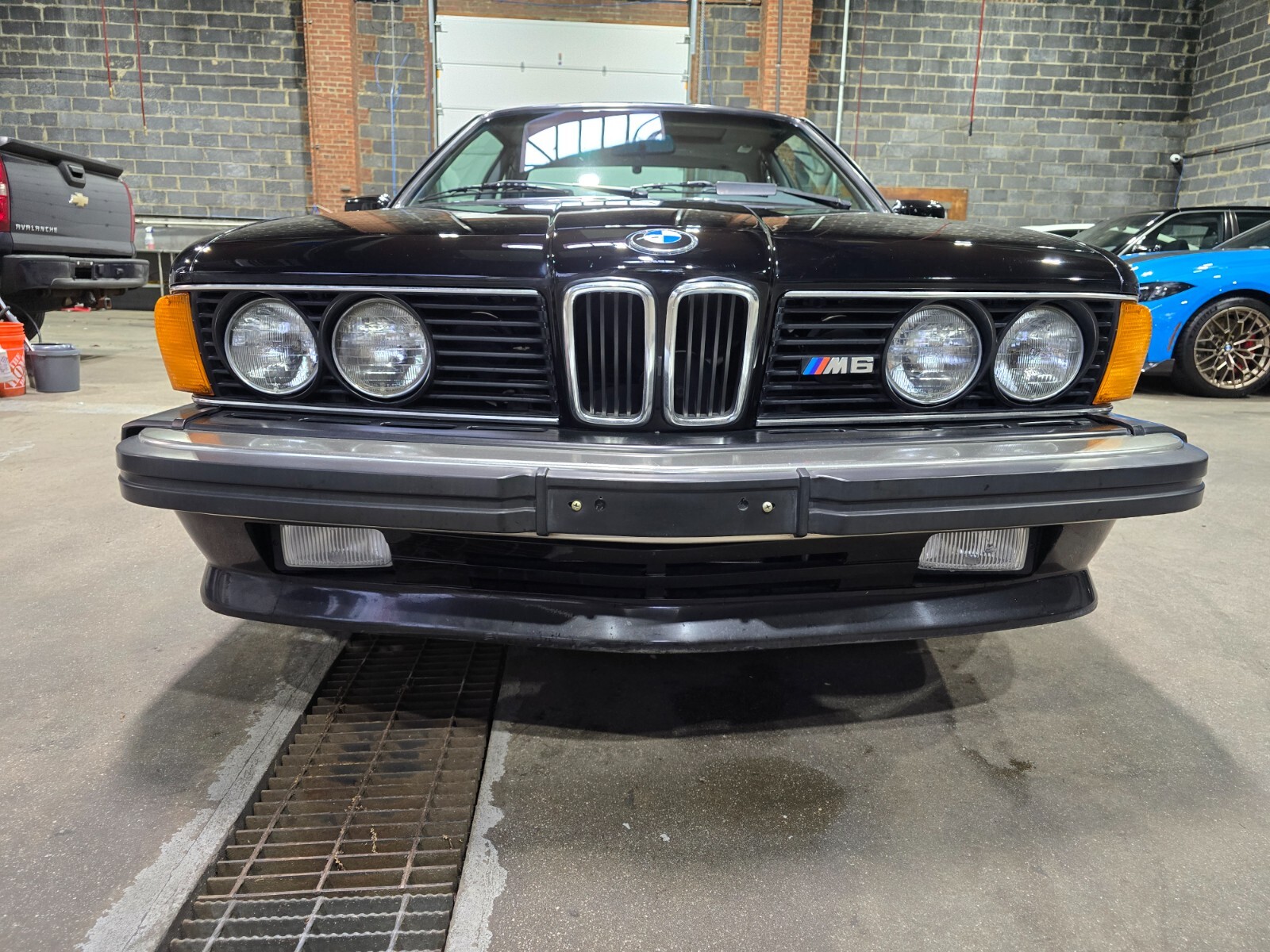 BMW-M6-1987-Coupe-26