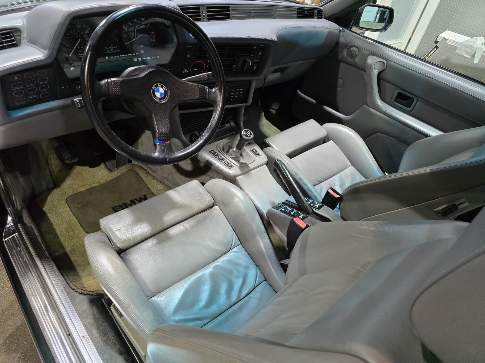 BMW-M6-1987-Coupe-27