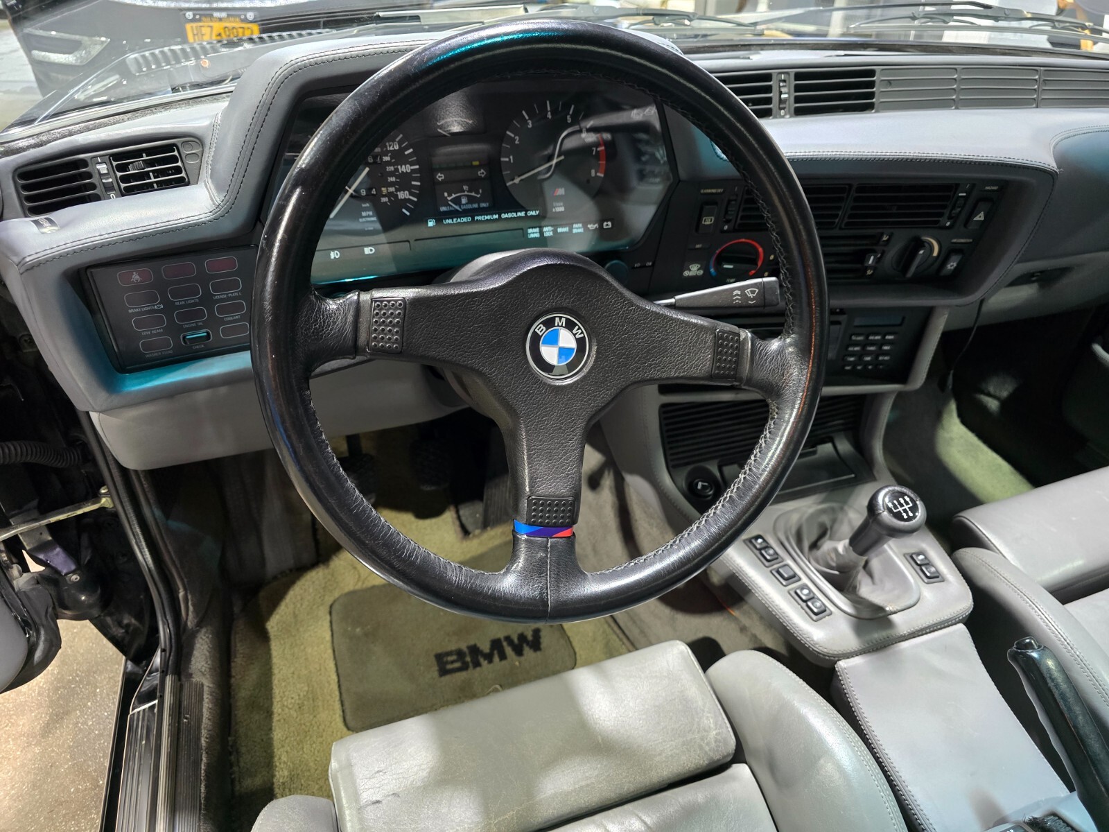 BMW-M6-1987-Coupe-29