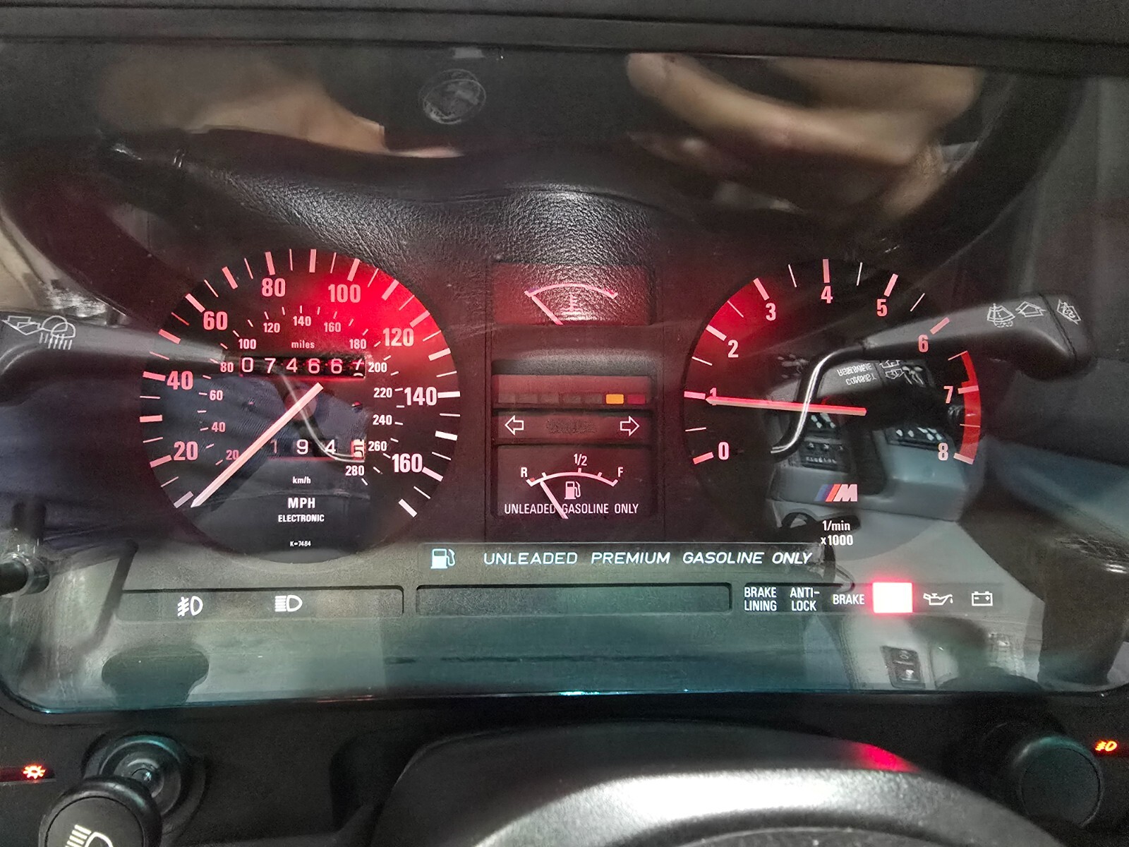 BMW-M6-1987-Coupe-33