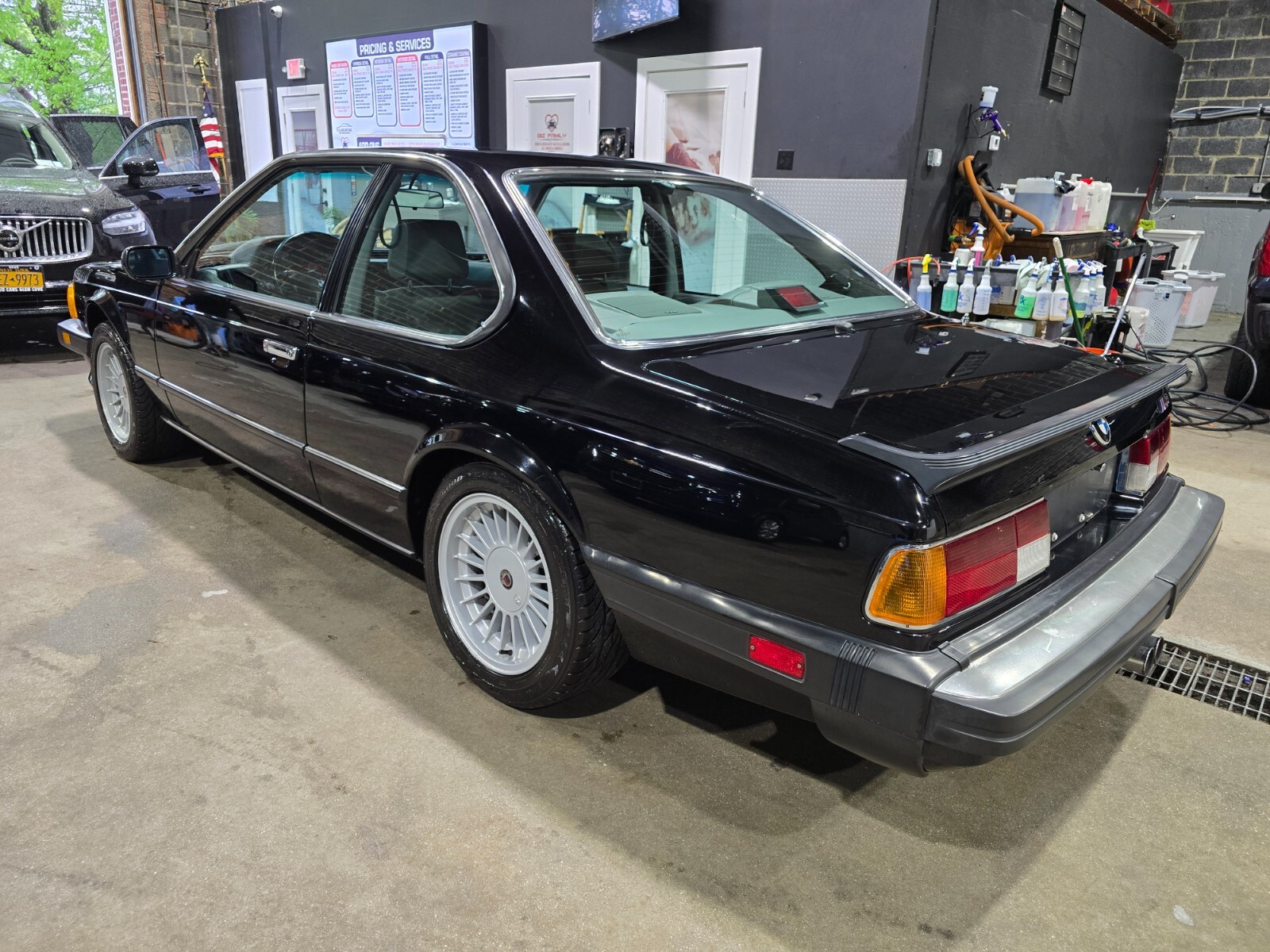 BMW-M6-1987-Coupe-9