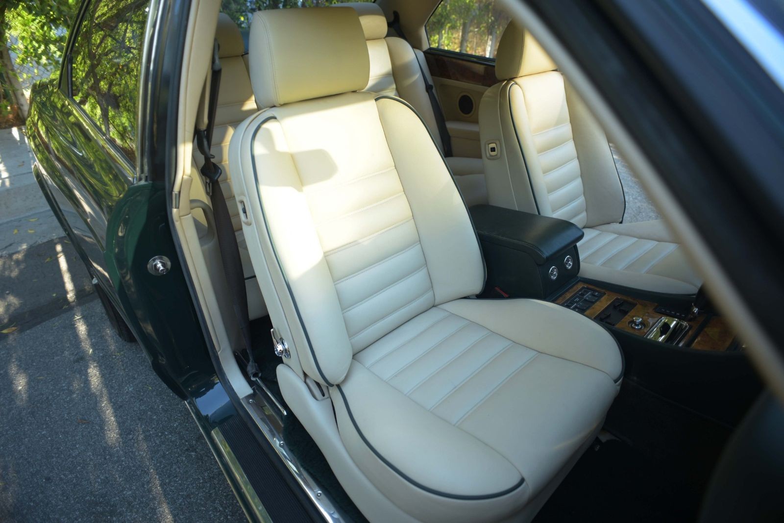 Bentley-Continental-R-Coupe-1994-Coupe-10