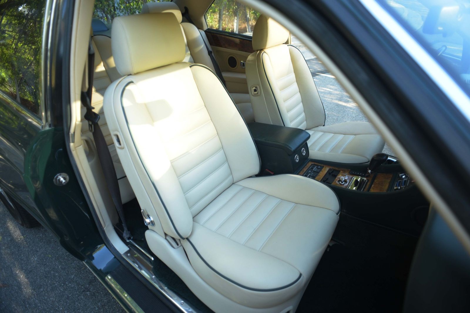 Bentley-Continental-R-Coupe-1994-Coupe-11