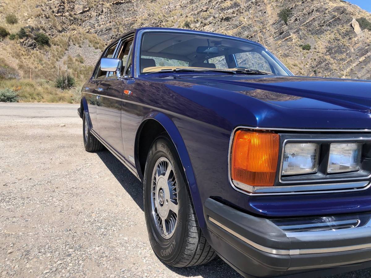 Bentley-Eight-engineering-model-1988-blue-1
