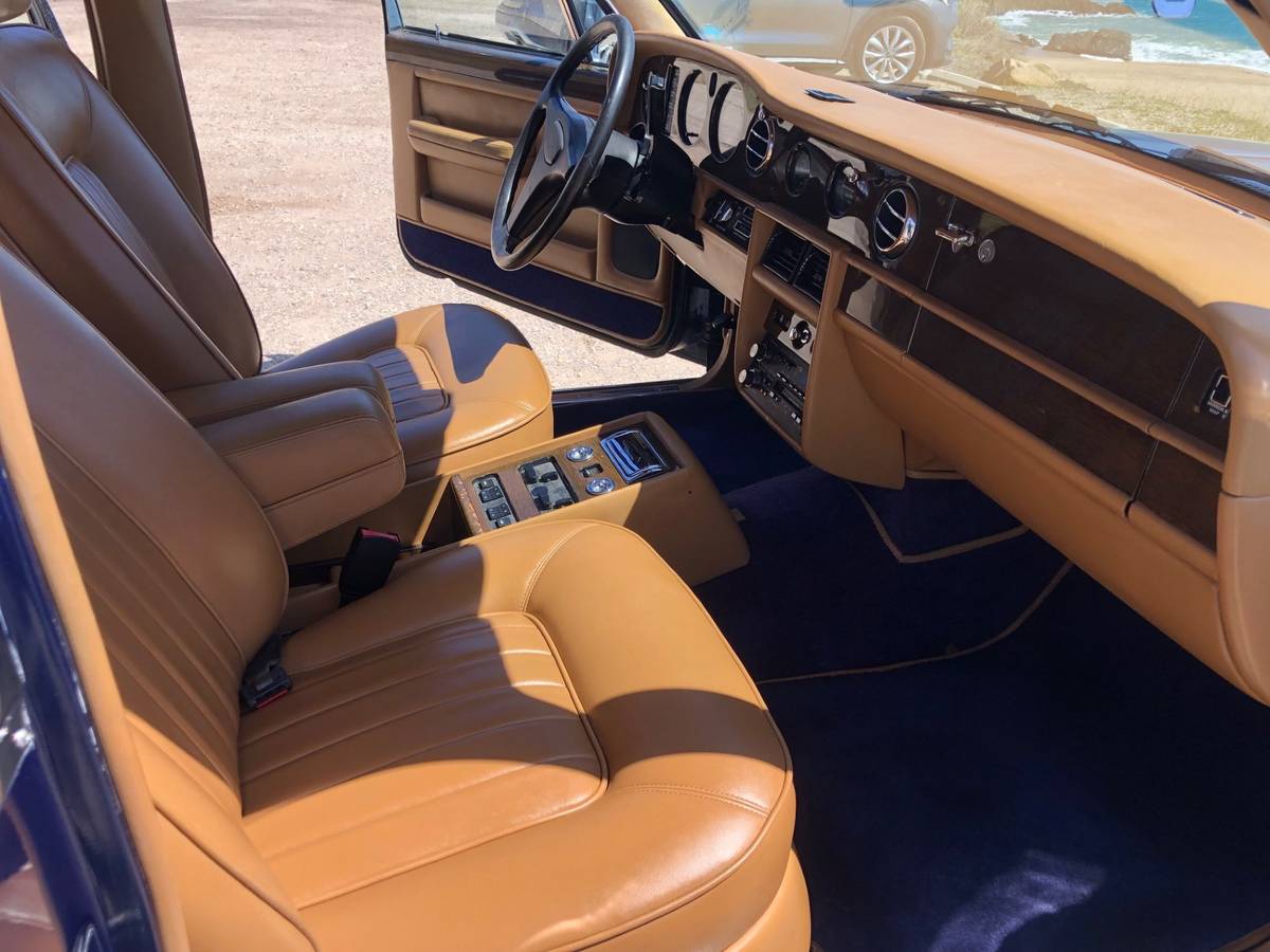 Bentley-Eight-engineering-model-1988-blue-11