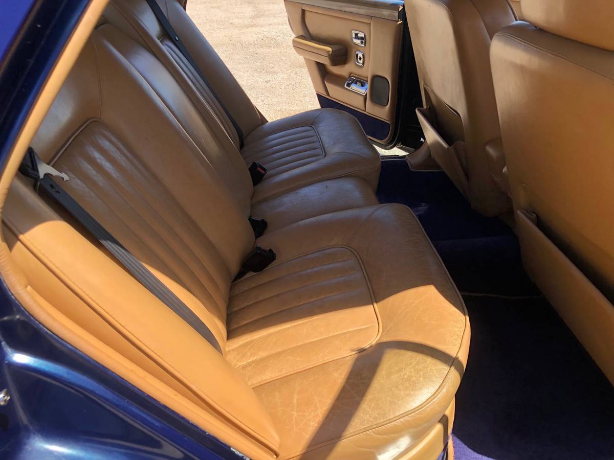 Bentley-Eight-engineering-model-1988-blue-13
