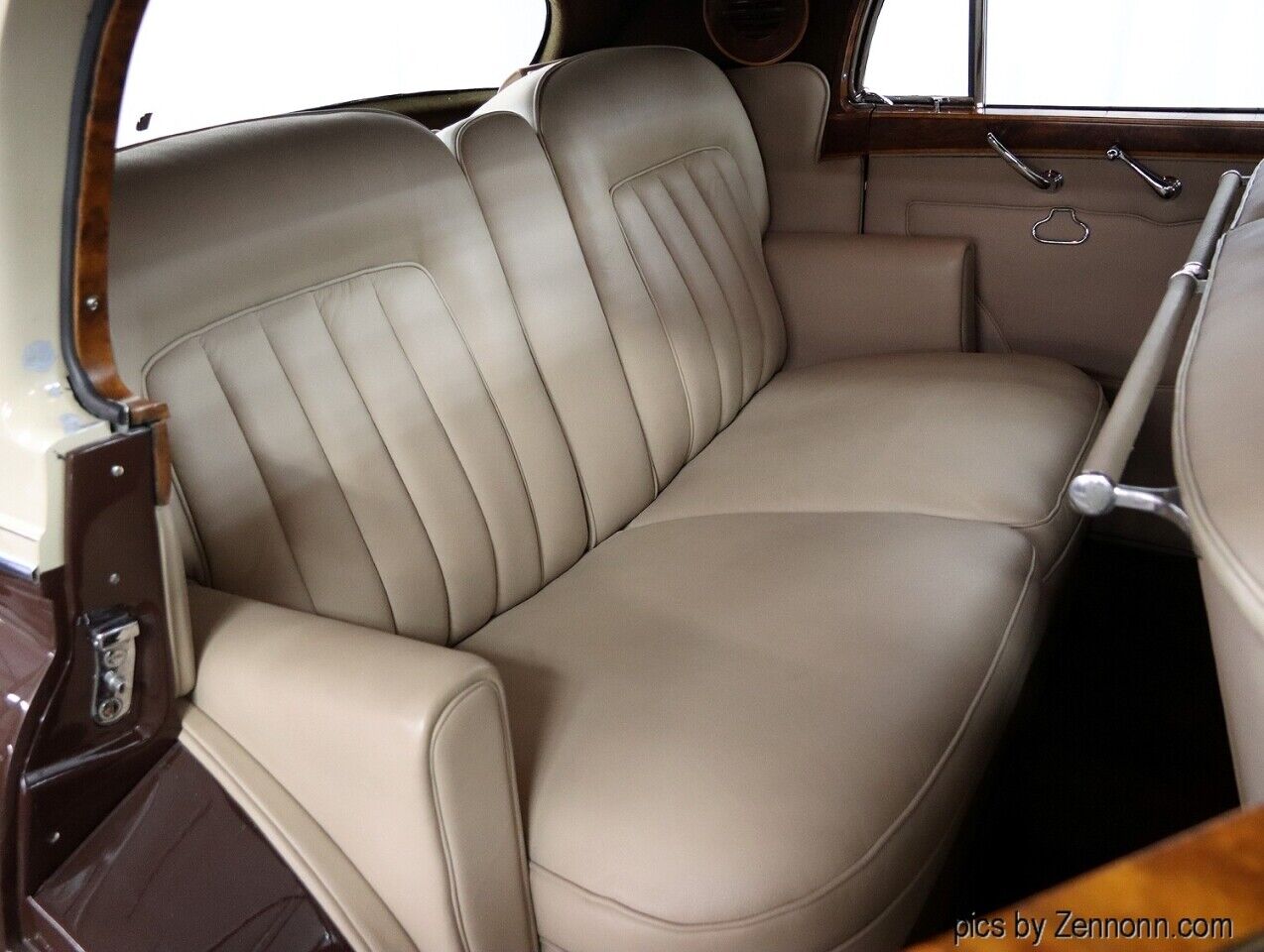 Bentley-R-Type-1954-Sedan-13