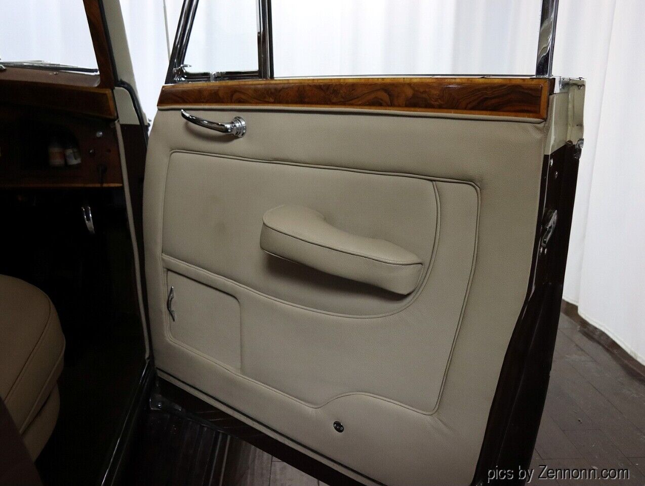 Bentley-R-Type-1954-Sedan-27