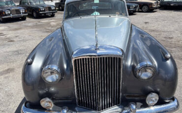Bentley-S2-1959-Sedan-13