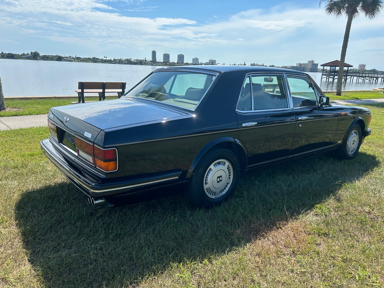 Bentley-Turbo-R-1989-Sedan-4