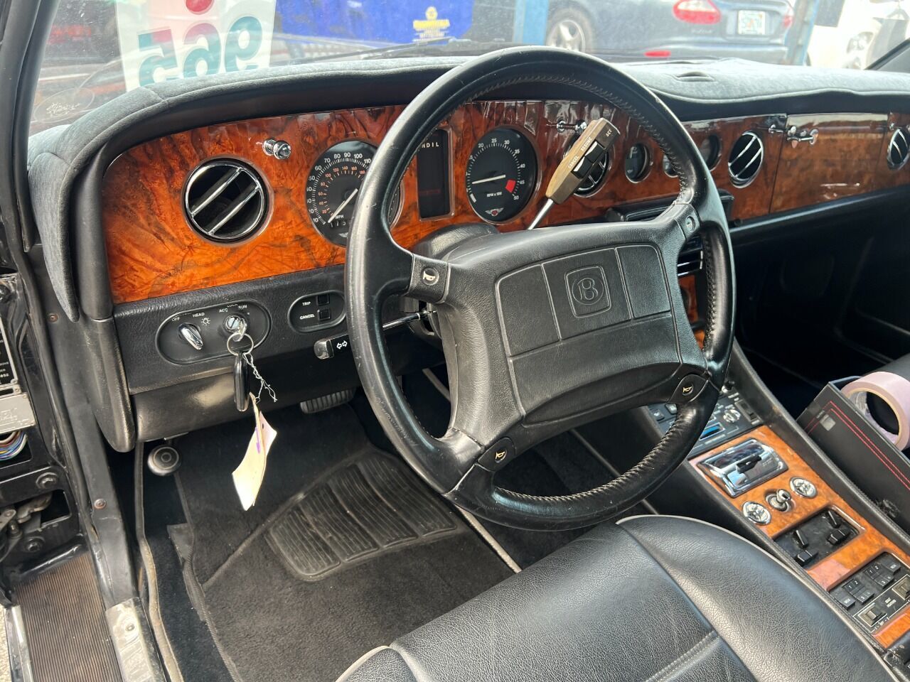 Bentley-Turbo-R-1991-Sedan-12