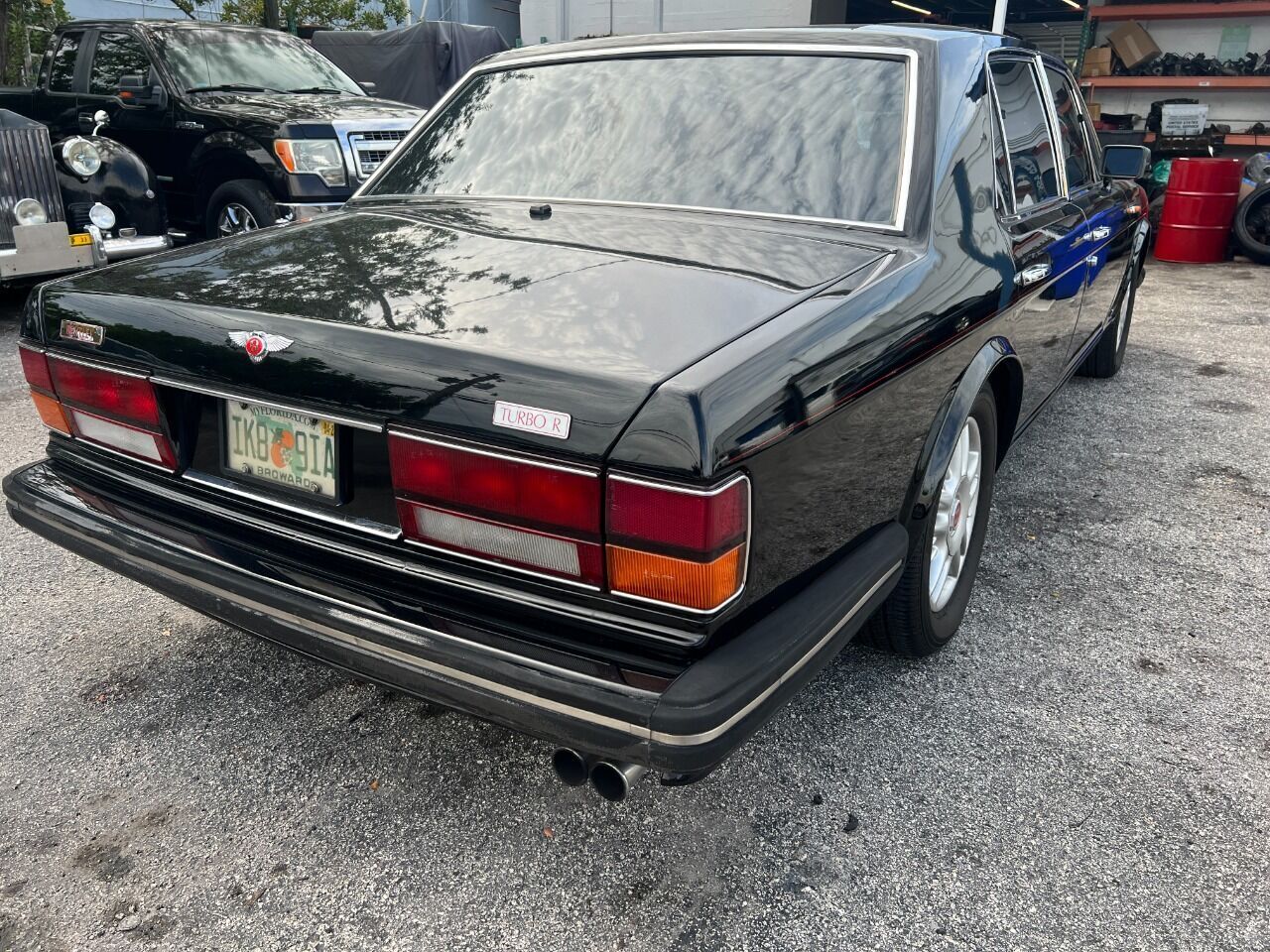 Bentley-Turbo-R-1991-Sedan-2