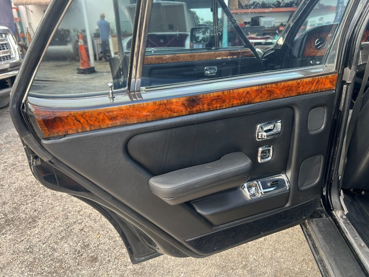 Bentley-Turbo-R-1991-Sedan-5