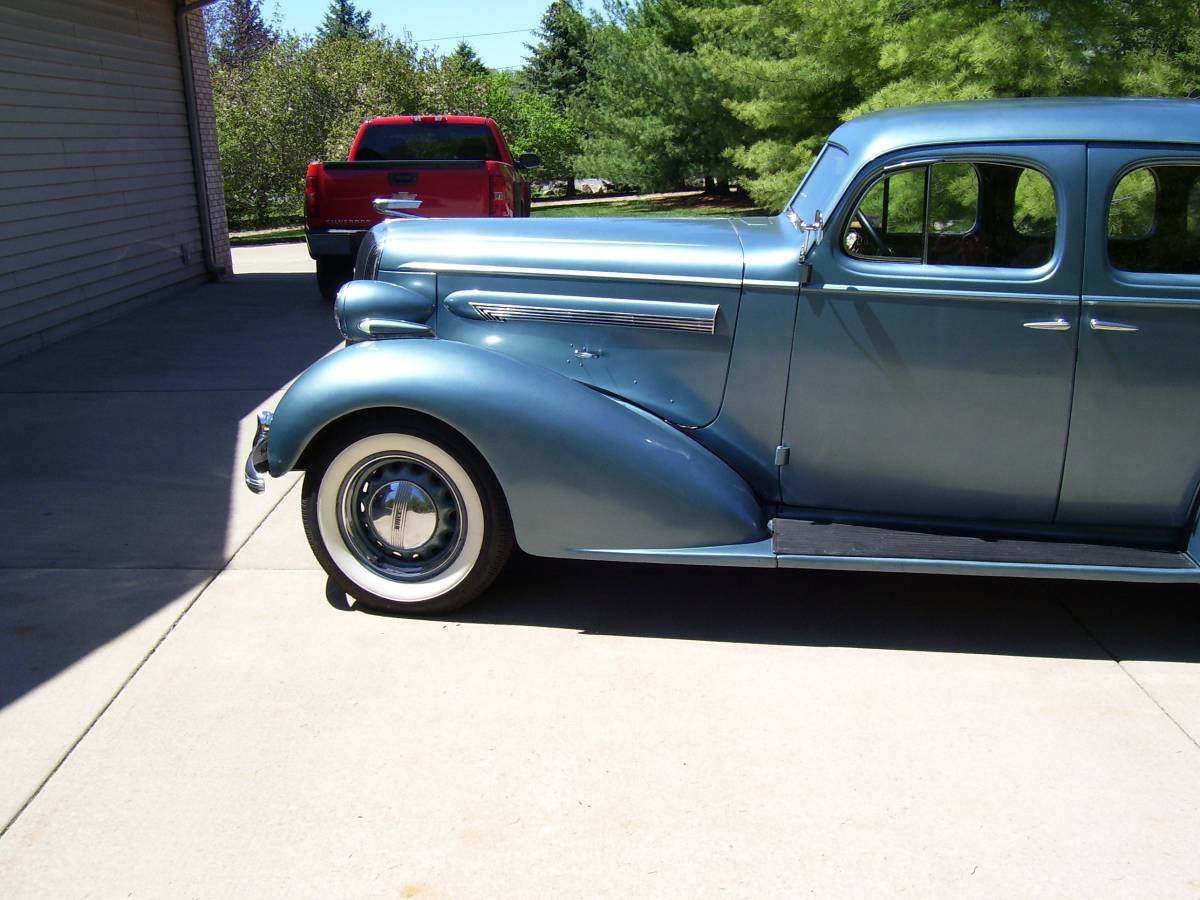 Buick-40-series-1936-blue-1
