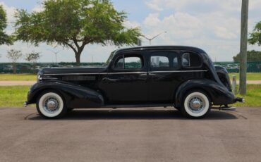 Buick-8-Limo-1937-4-Door-1