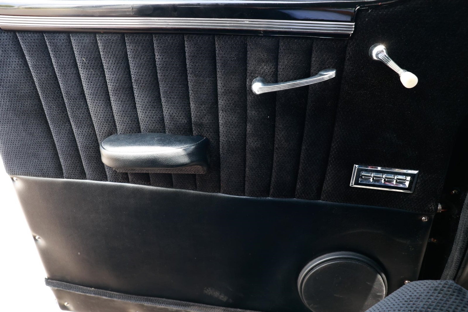 Buick-8-Limo-1937-4-Door-15