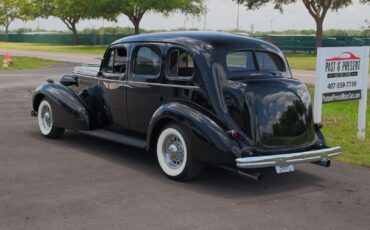 Buick-8-Limo-1937-4-Door-3