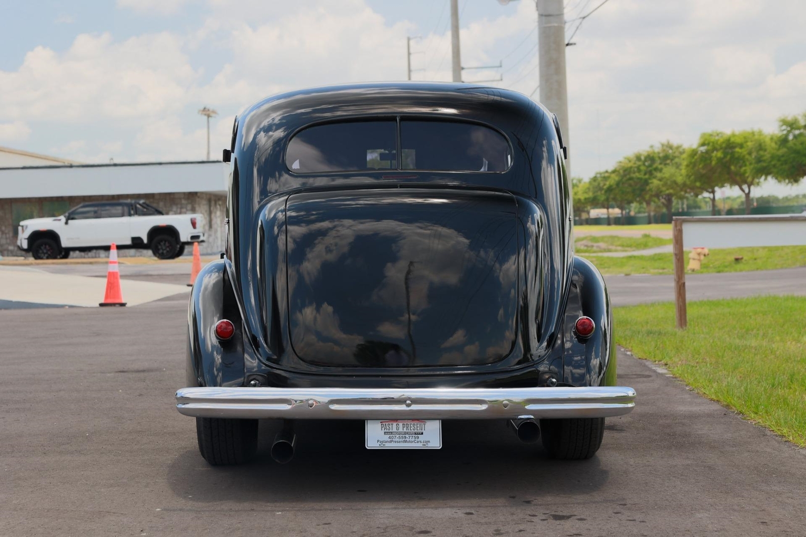 Buick-8-Limo-1937-4-Door-4