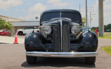 Buick-8-Limo-1937-4-Door-9