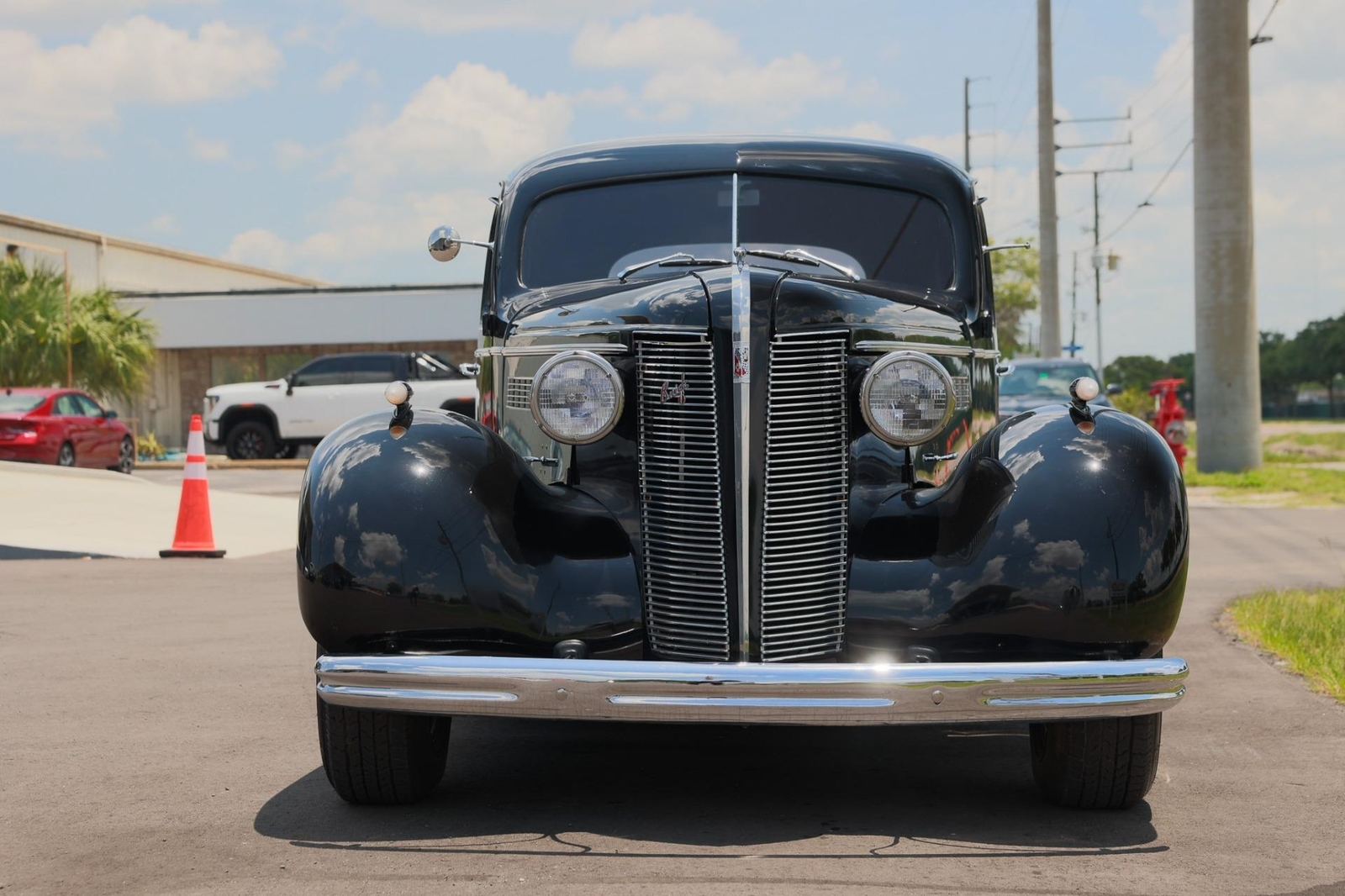 Buick-8-Limo-1937-4-Door-9