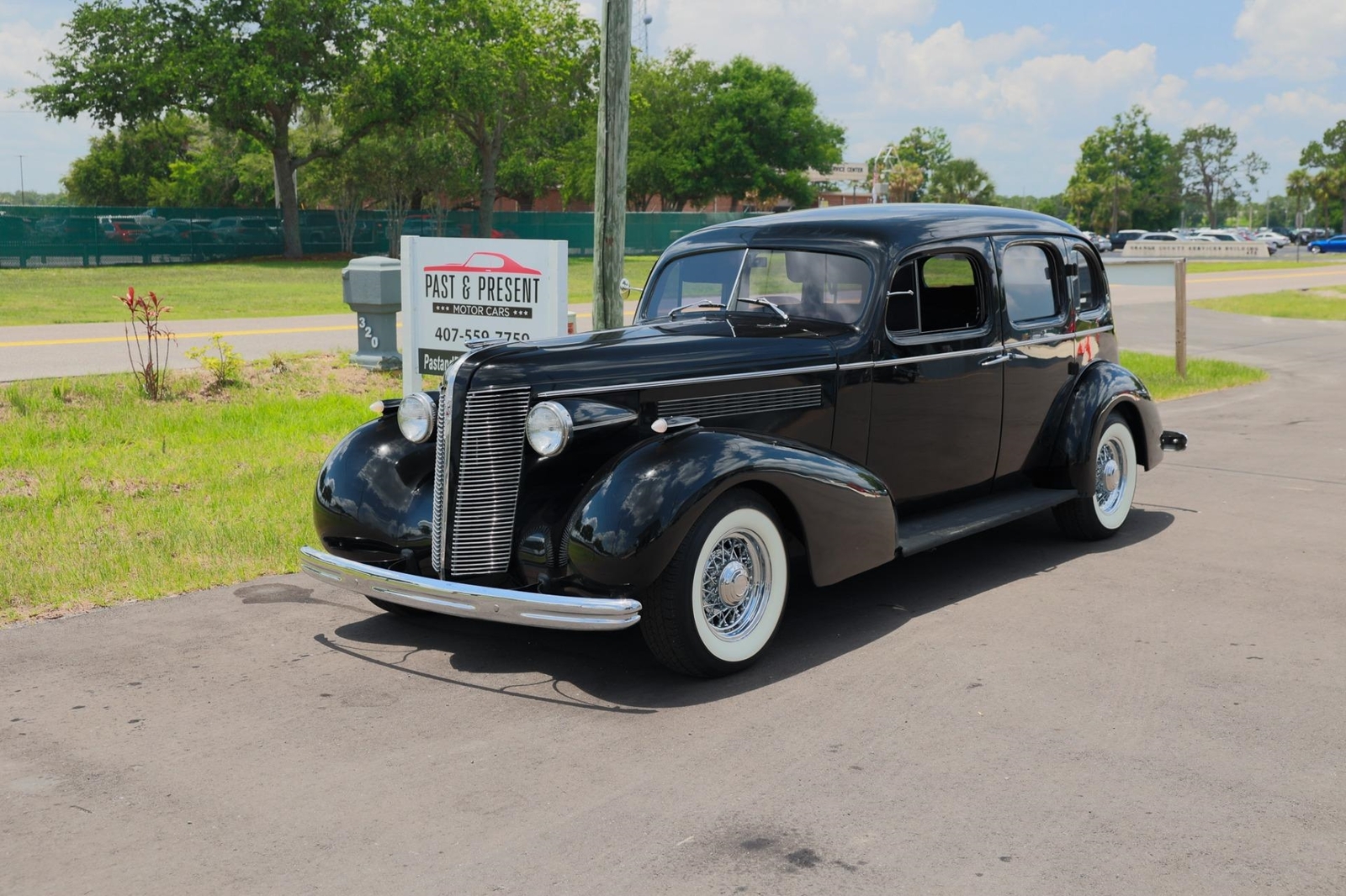 Buick-8-Limo-1937-4-Door