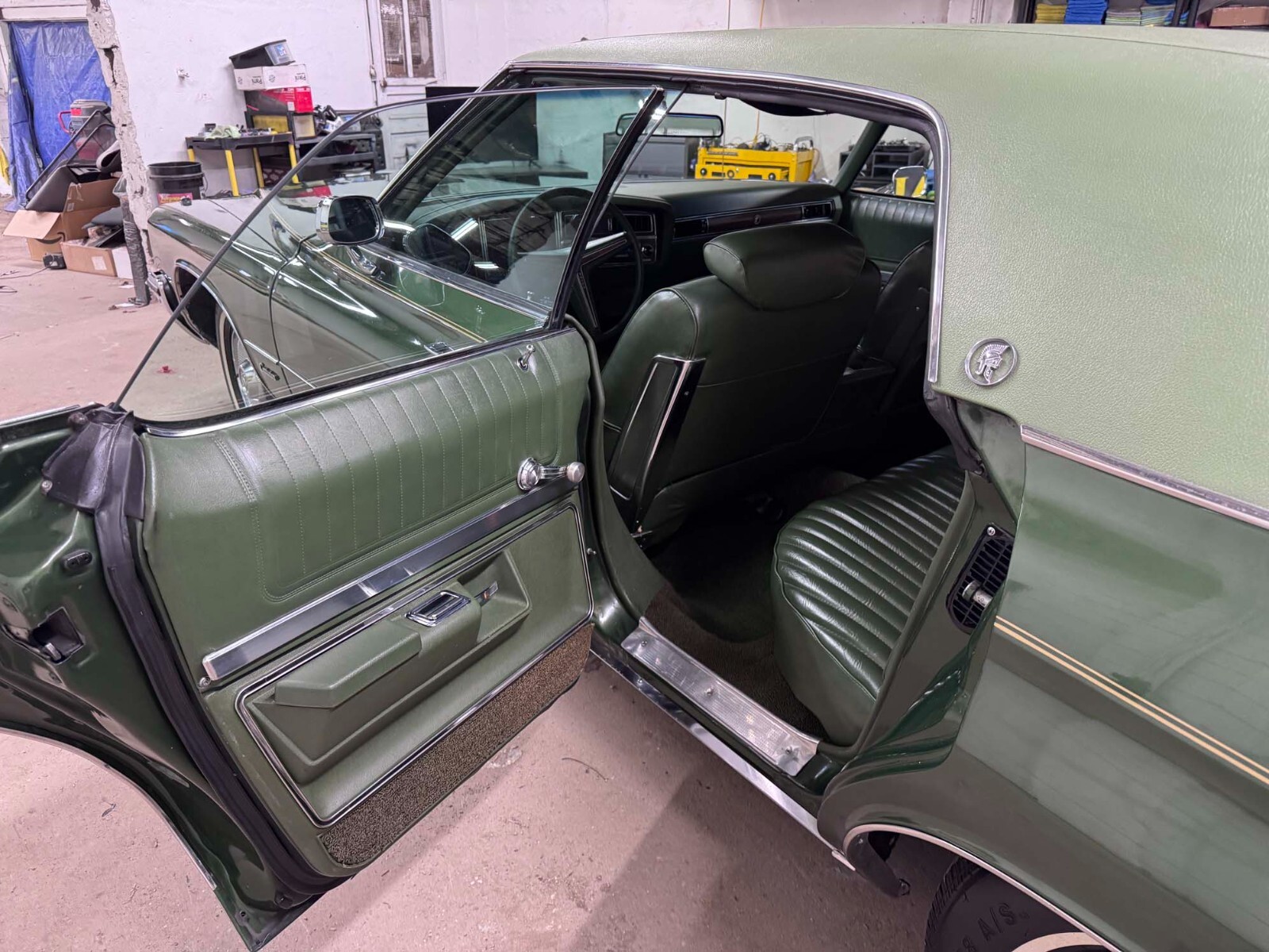 Buick-Centurion-1972-Sedan-13