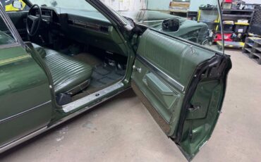 Buick-Centurion-1972-Sedan-19