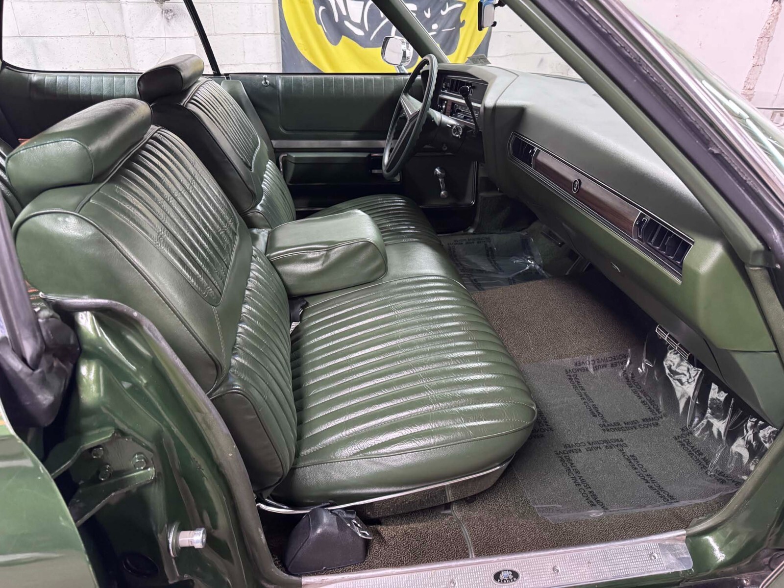 Buick-Centurion-1972-Sedan-21
