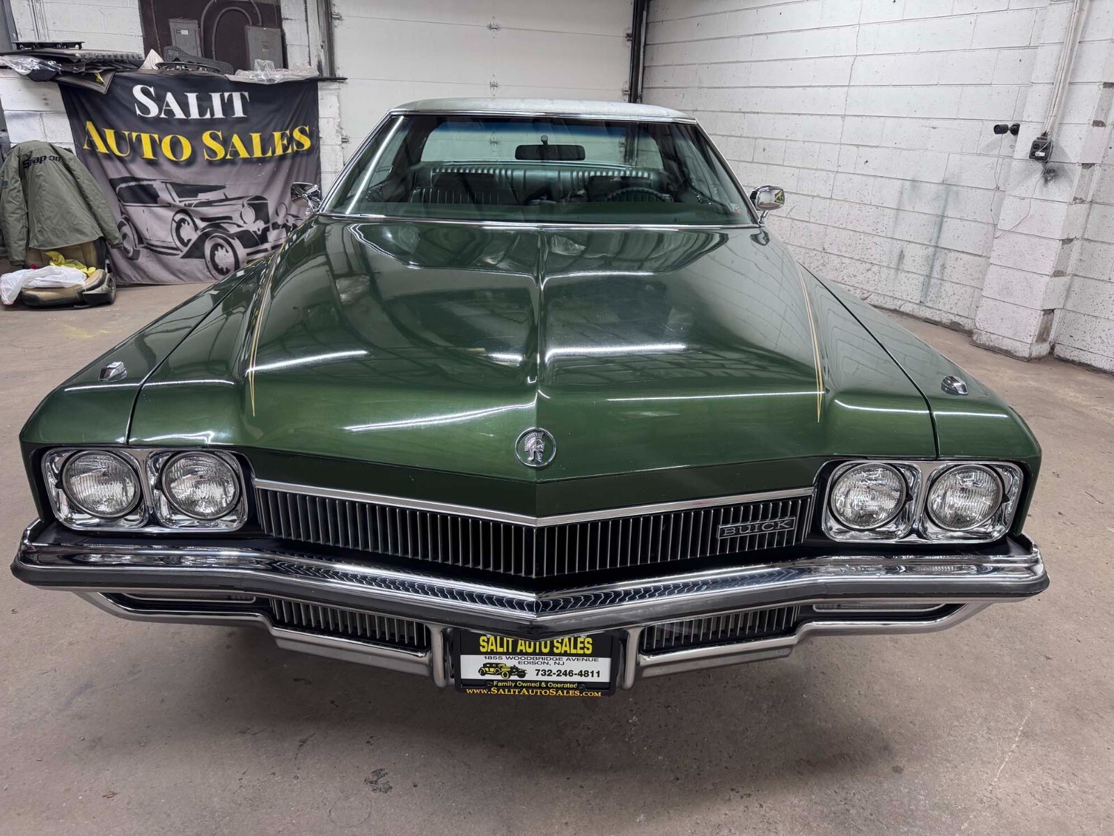 Buick-Centurion-1972-Sedan-32