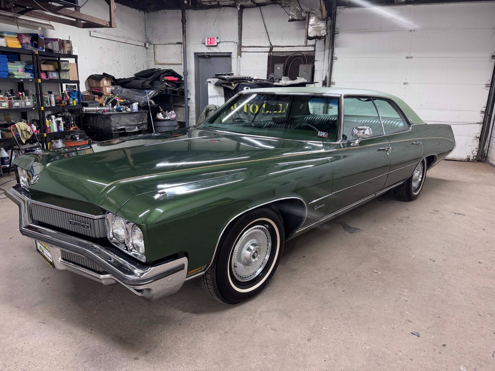 Buick-Centurion-1972-Sedan-33