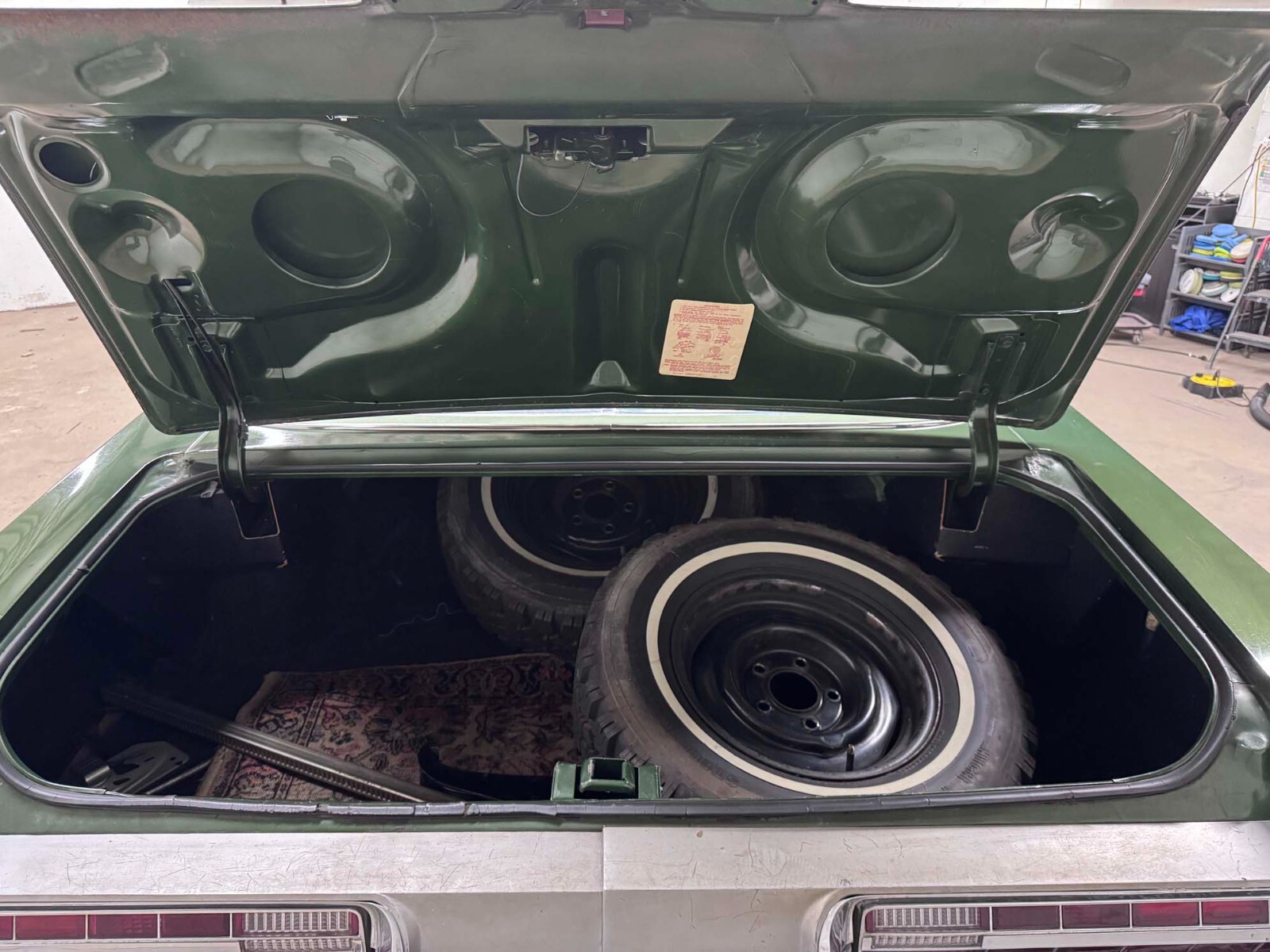 Buick-Centurion-1972-Sedan-37