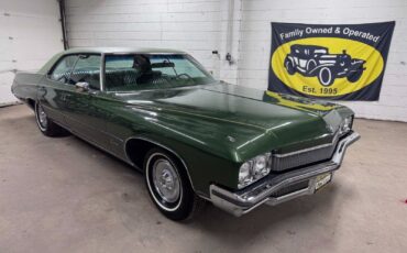 Buick-Centurion-1972-Sedan