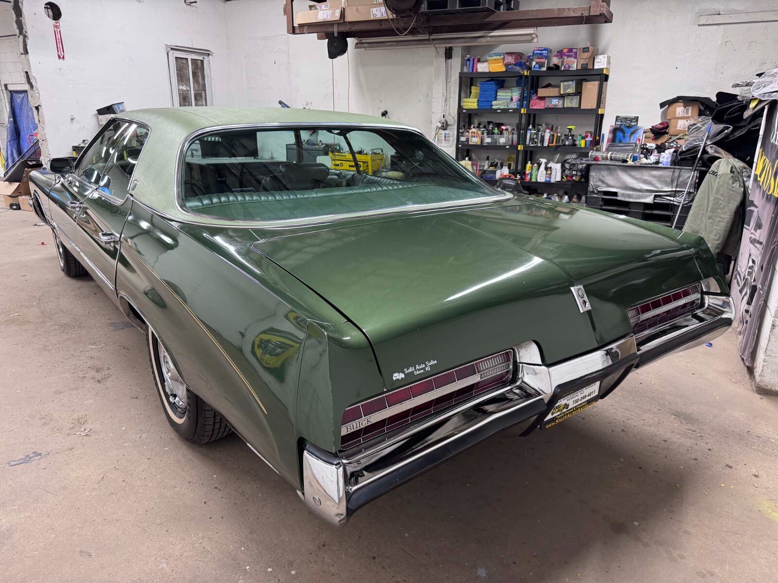 Buick-Centurion-1972-Sedan-39