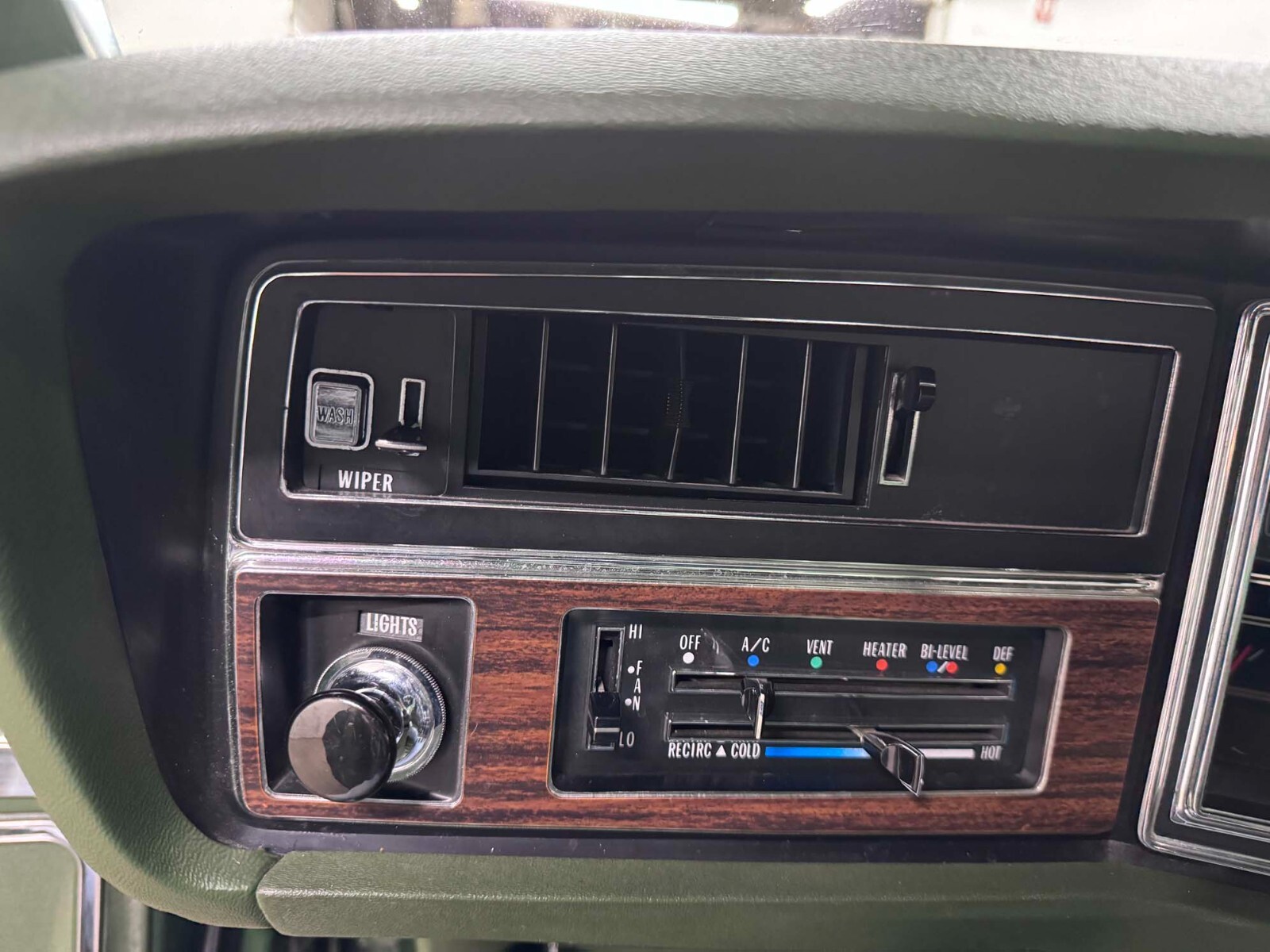 Buick-Centurion-1972-Sedan-7