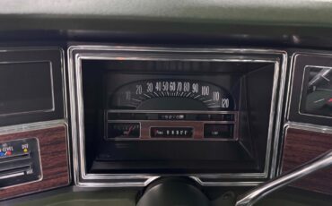 Buick-Centurion-1972-Sedan-8
