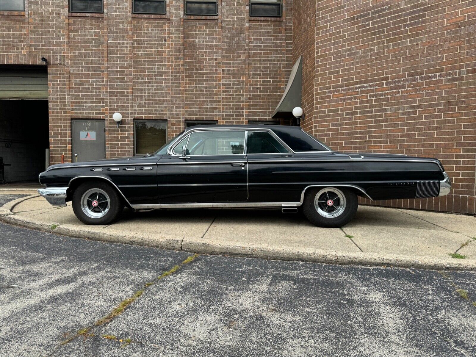 Buick-Electra-1962-Coupe-2