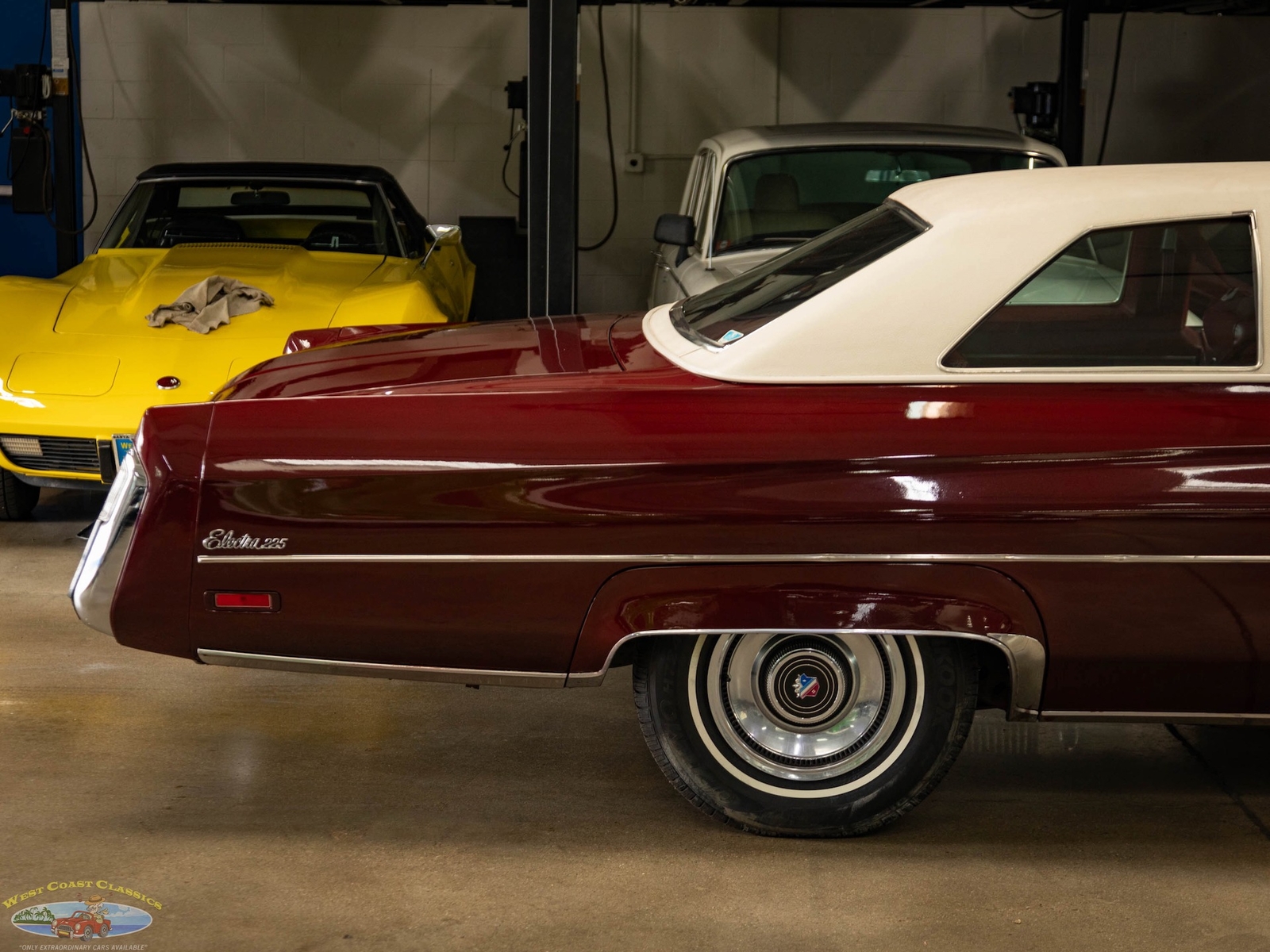 Buick-Electra-1975-2-Door-Hardtop-1