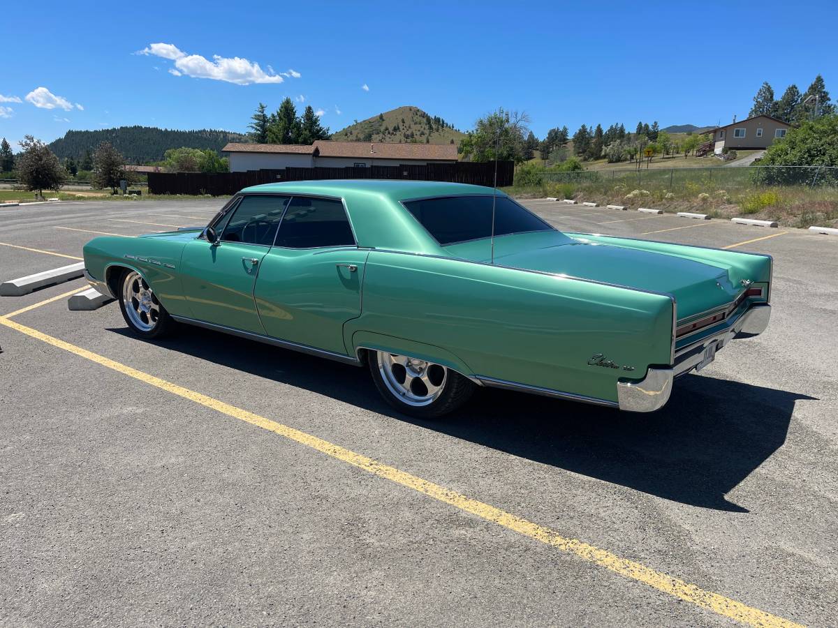 Buick-Electra-225-1967-green-4