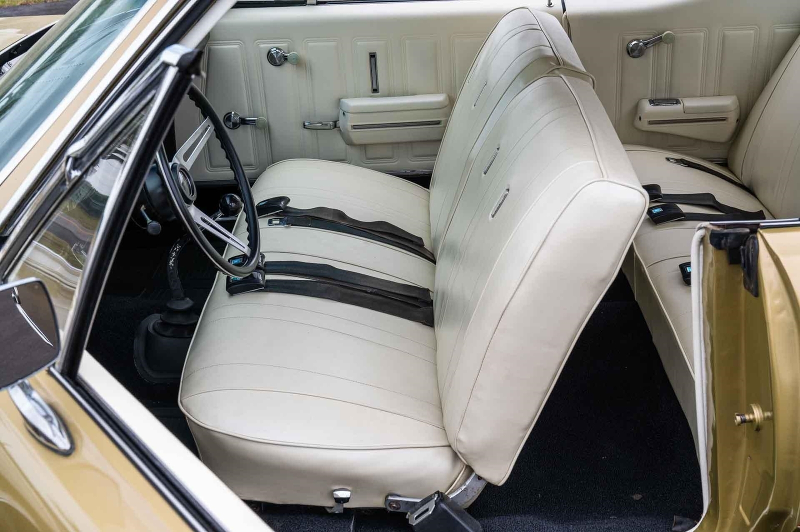 Buick-GS-1968-2-Door-11