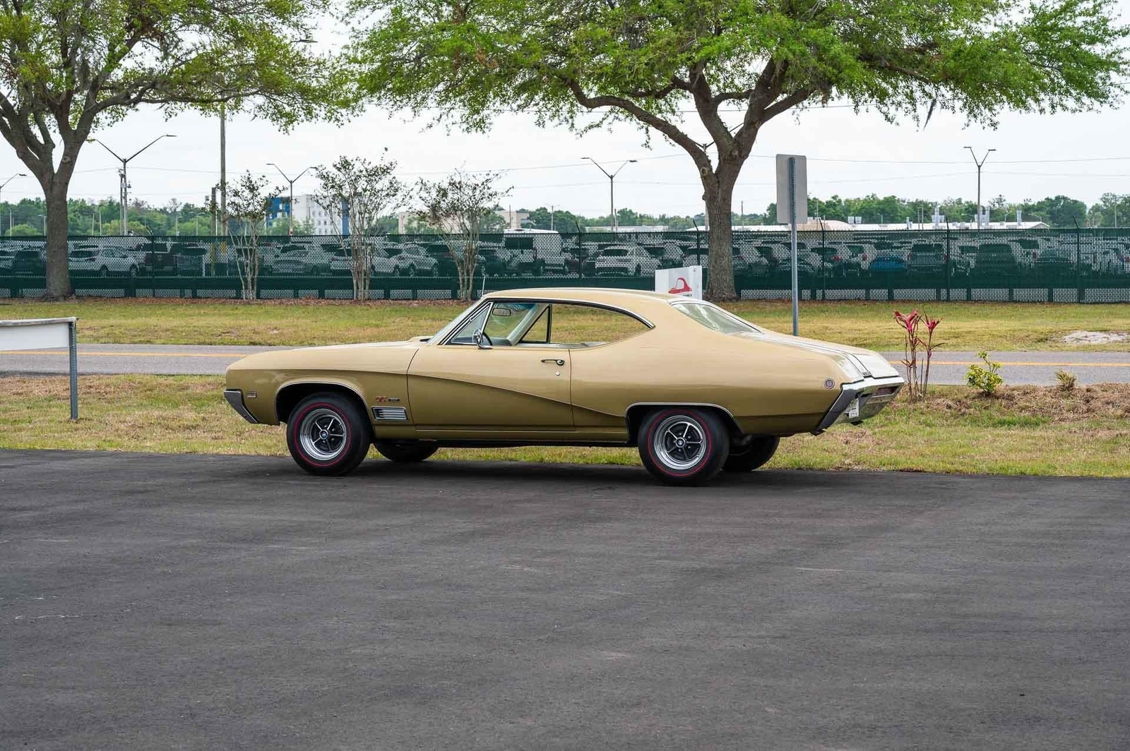 Buick-GS-1968-2-Door-23