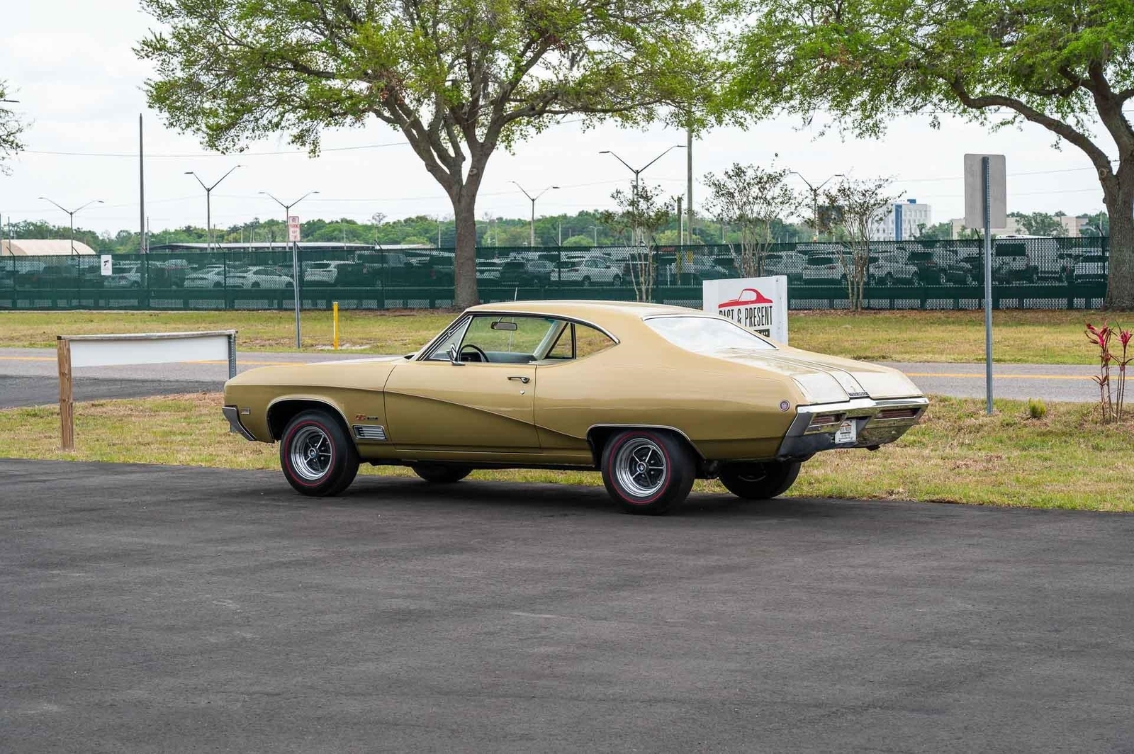 Buick-GS-1968-2-Door-24