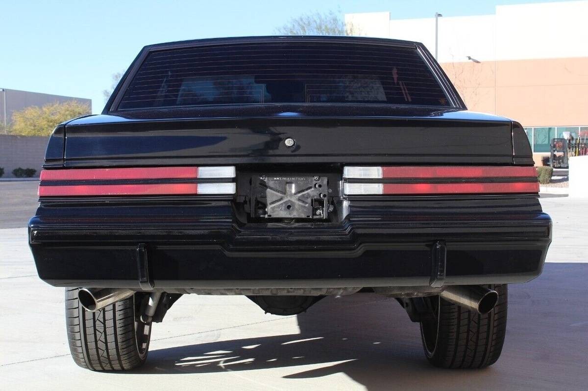 Buick-Grand-National-1986-26