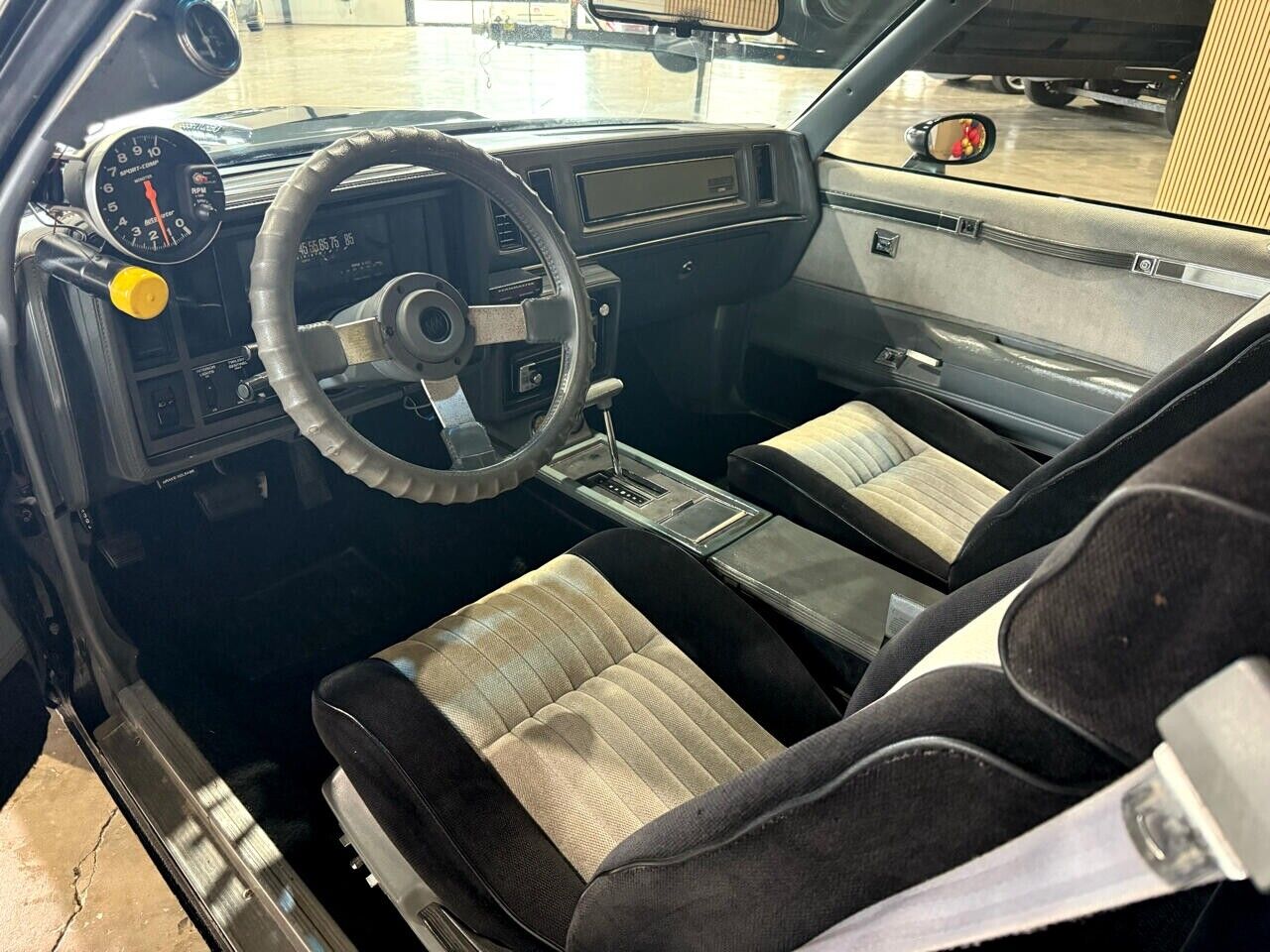 Buick-Grand-National-1987-American-Muscle-Car-14